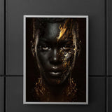 Afrikanischer Man mit halb goldenen Gesicht_mockup07